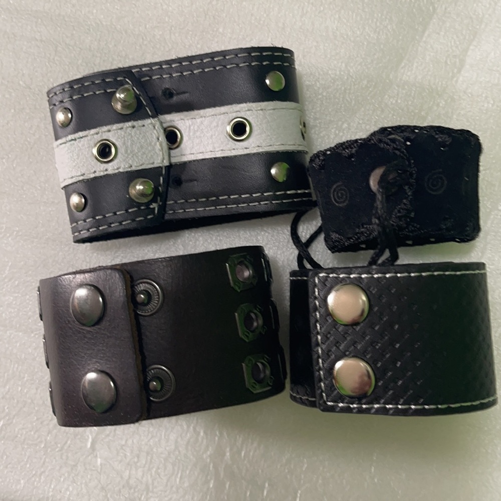 4 leather bracelets - Picture 6 of 10